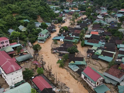 Hình ảnh Kỳ Sơn, Nghệ An một ngày sau khi lũ dữ tàn phá kinh hoàng