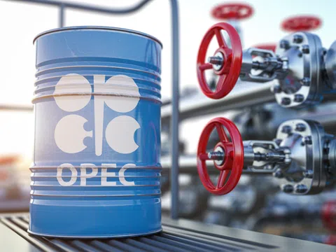 Giá dầu tiếp tục tăng nhờ quyết định cắt giảm sản lượng của OPEC+