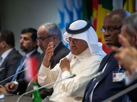 Nga, OPEC+ đồng loạt rắn với phương Tây về năng lượng