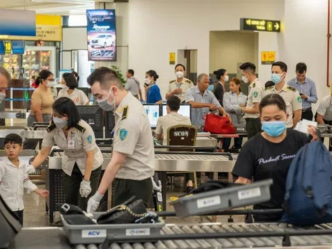 "Tuýt còi" tình trạng chậm trả hành lý tại sân bay Tân Sơn Nhất