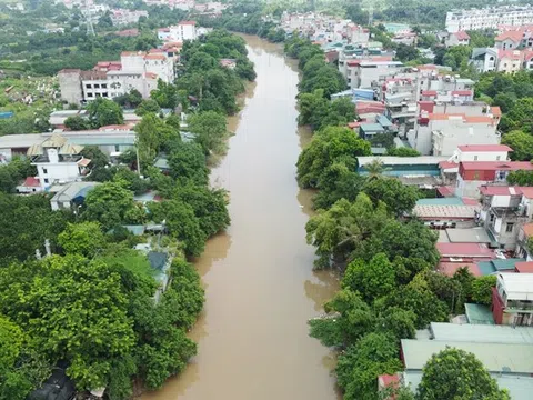 Hà Nội: La liệt công trình xây lấn chiếm đất hành lang sông Nhuệ