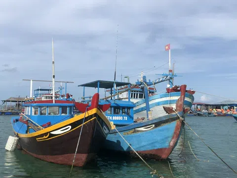 Bình Thuận: Chỉ có 1 trong 3 cửa hàng xăng dầu trên đảo Phú Quý hết xăng chứ không hết sạch