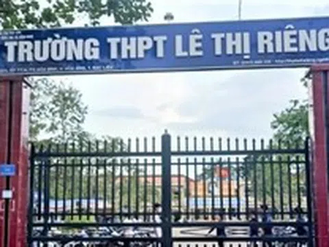 Có hay không học sinh đóng tiền mua tivi, làm cổng trường, thăm bệnh?