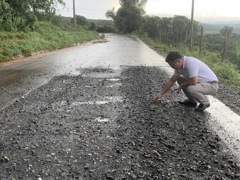 Nhà thầu nào thi công đường trị giá 140 tỷ chưa bàn giao đã hư hỏng?