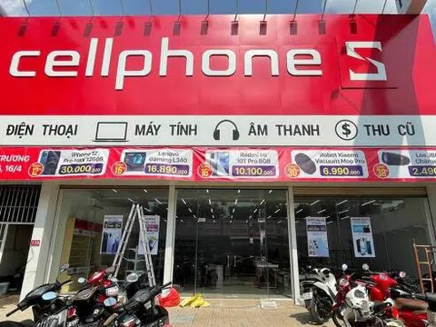 Thế Giới Di Động, FPT, CellphoneS,... đang làm gì khi 'chiếc áo' bán lẻ smartphone đã chật?