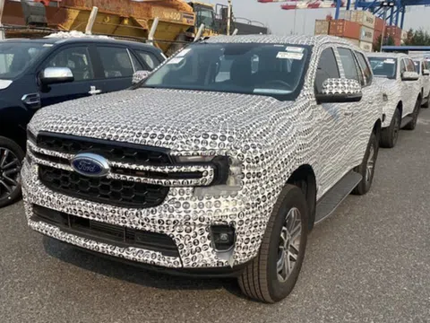 Ford Everest chốt lịch ra mắt Việt Nam, theo sau là 'bom tấn' Territory