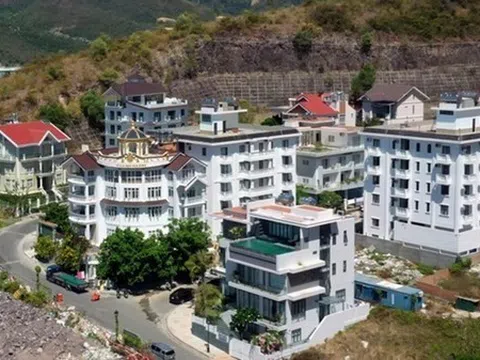 Tiếp tục cưỡng chế 2 biệt thự Ocean View Nha Trang xây vượt tầng