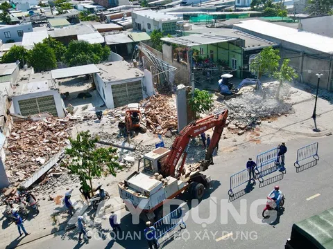 Nha Trang: Cưỡng chế 20 công trình xây dựng không phép tại phường Phước Long