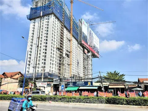 Bài 2: Dự án Roxana Plaza ngừng thi công vì sao nhà đầu tư lại để Tổng thầu yên?