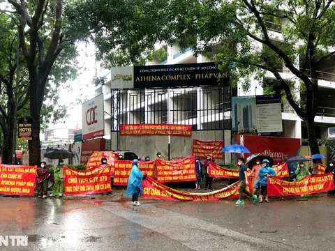 Hàng trăm khách hàng tố bị "mắc cạn" tại dự án chủ đầu tư bán "chui"