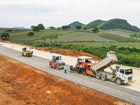 Vừa bị cảnh cáo chậm tiến độ, Tập đoàn Thành Huy đã xin nhận thầu cao tốc Bắc - Nam