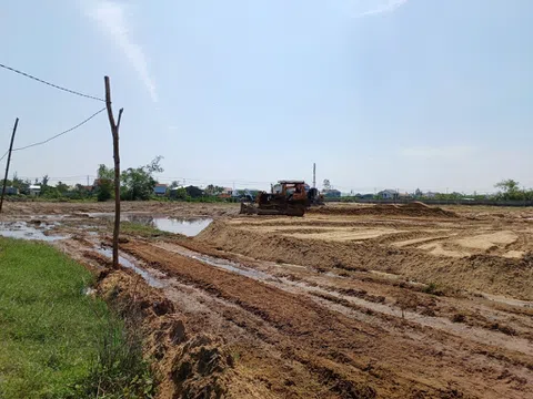 Công ty CP Tập đoàn Hoàng Gia Hội An ngang nhiên san ủi đất của người dân để lấy mặt bằng