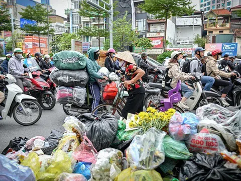 Nhiều "tai tiếng" vẫn trúng nhiều gói thầu khủng, ai đứng sau "ông trùm" gom rác Minh Quân?