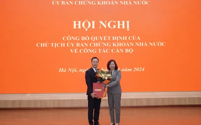 Ủy ban Chứng khoán Nhà nước công bố, trao quyết định bổ nhiệm nhân sự lãnh đạo cấp vụ trưởng